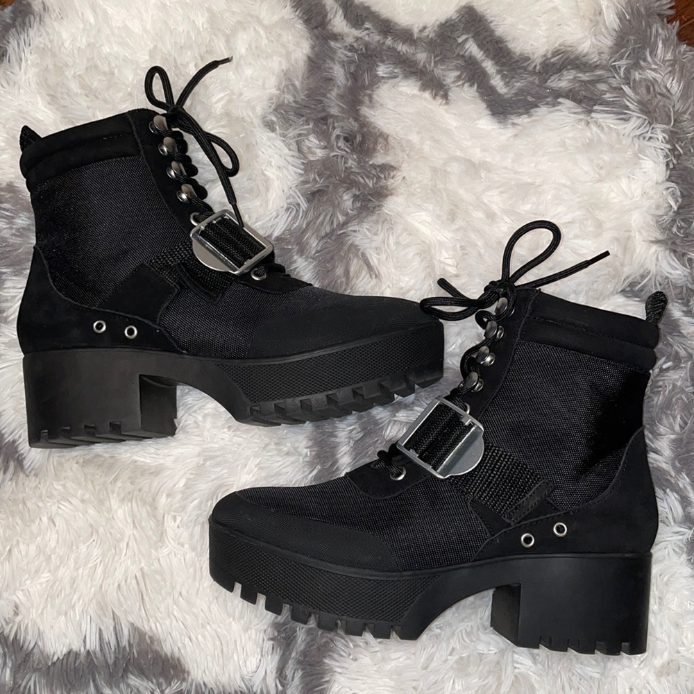 Steve Madden boot